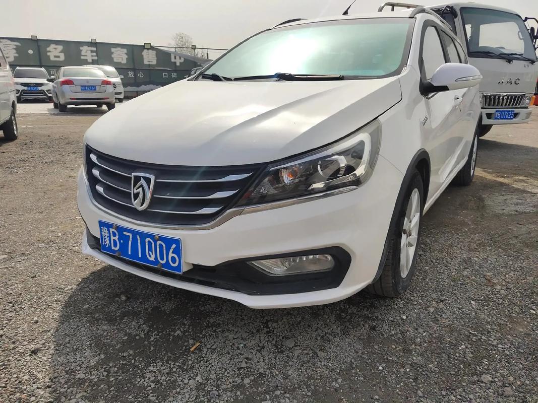 宝骏310w参数配置,宝骏310w整备质量及参数