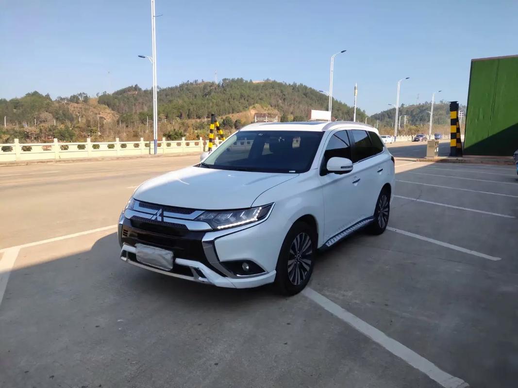 三菱欧蓝德2022新款价格 三菱欧蓝德2020款报价及图片汽车之家