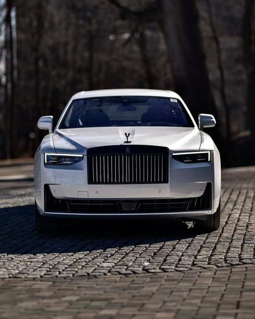 【劳斯莱斯2020幽灵跑车,劳斯莱斯幽灵2021款价格】