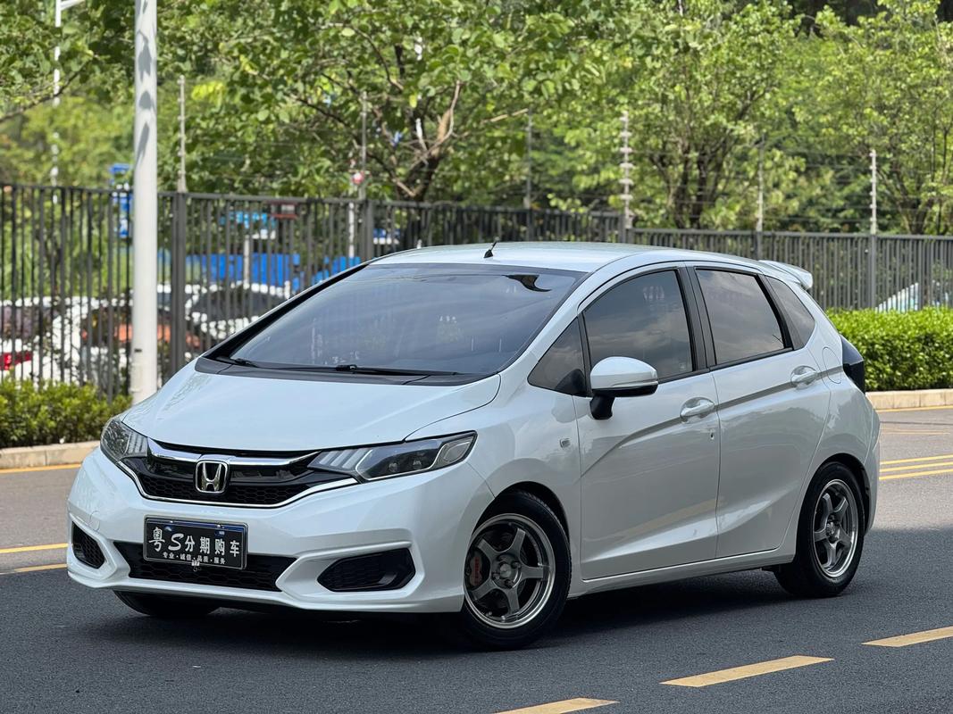 本田飞度两厢／本田飞度两厢自动挡报价及图片