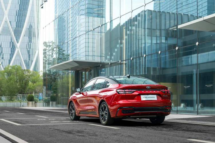 福特新款轿车／福特新款轿车图片