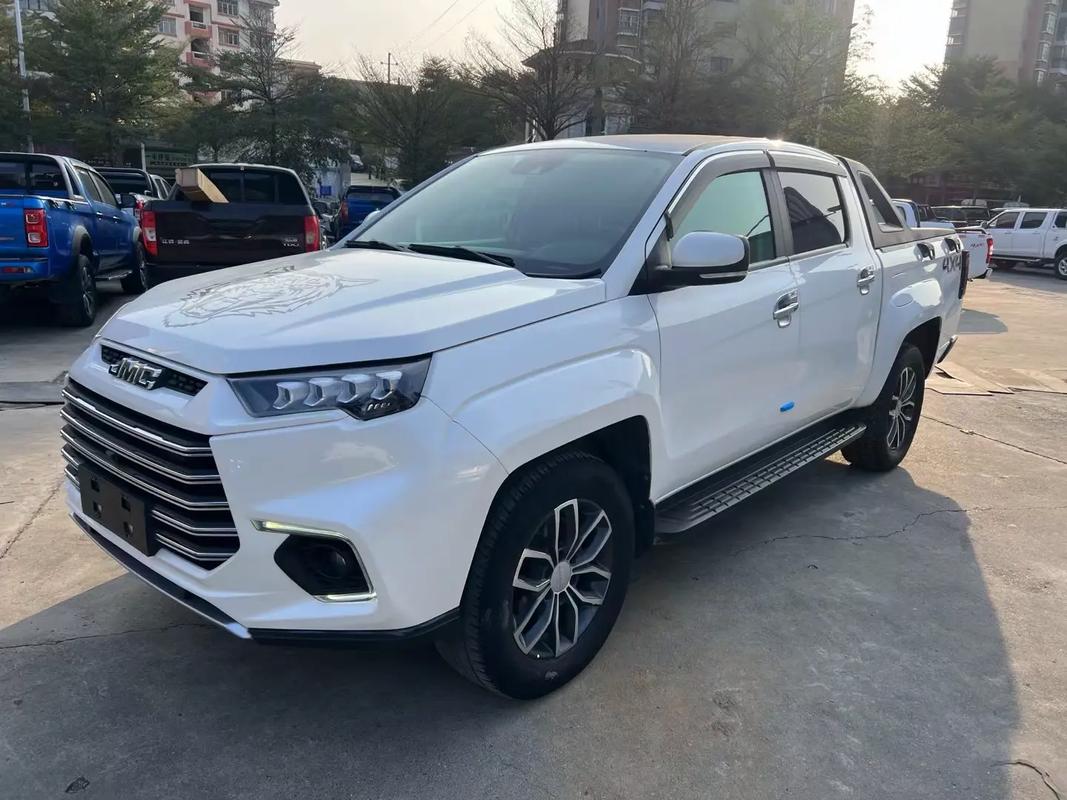 江铃皮卡域虎9柴油版报价 江铃皮卡域虎5柴油四驱报价