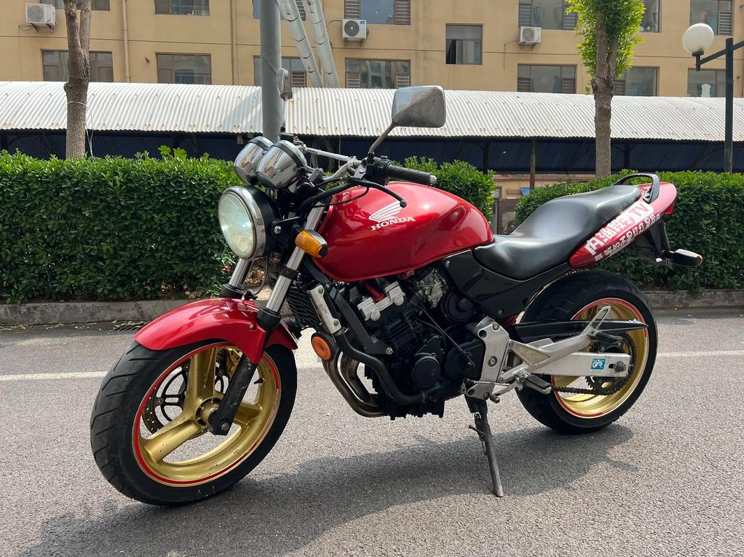 本田小黄蜂250专卖店,本田小黄蜂250最新款是什么时候出的