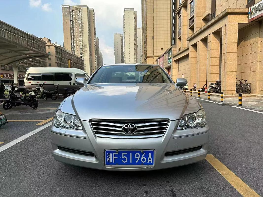 10款二手锐志多少钱,10款的锐志二手车现在值多少钱