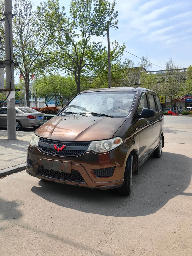 五菱宏光7座车图片,五菱宏光 七座车