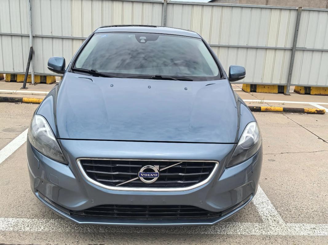 沃尔沃v40是什么车型/沃尔沃v40品牌型号